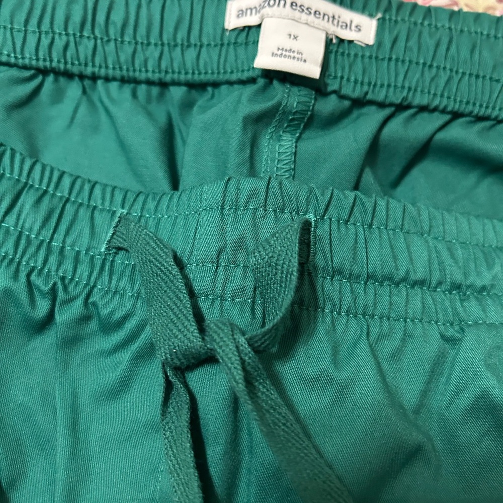 Amazon Essentials Scrub Pants - Picture 5 of 5